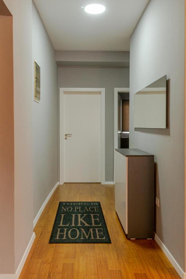 Parta Apartment Pristina Esterno foto