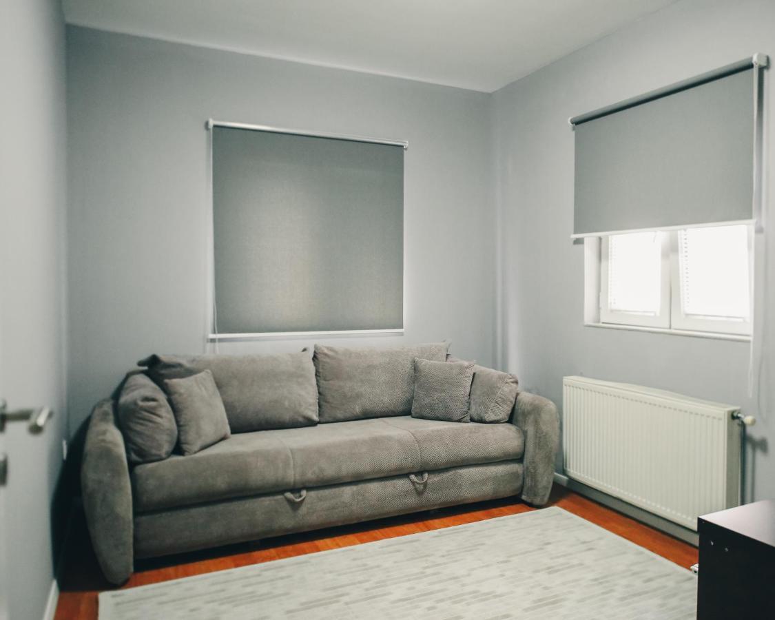 Parta Apartment Pristina Esterno foto
